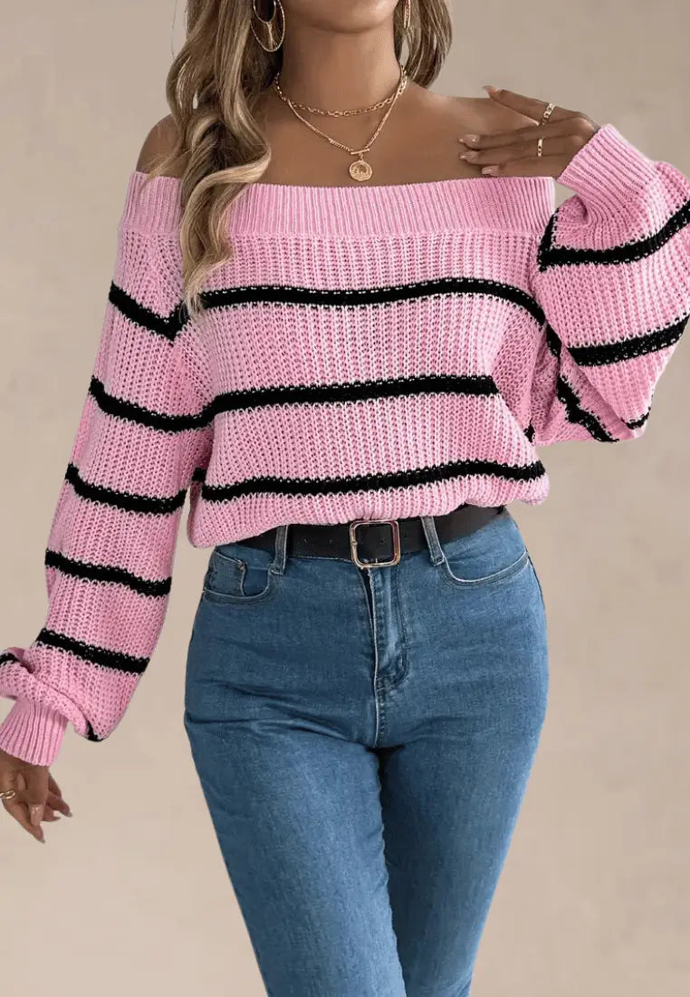 Matilda | Różowy sweter damski w czarne paski z odkrytymi ramionami
