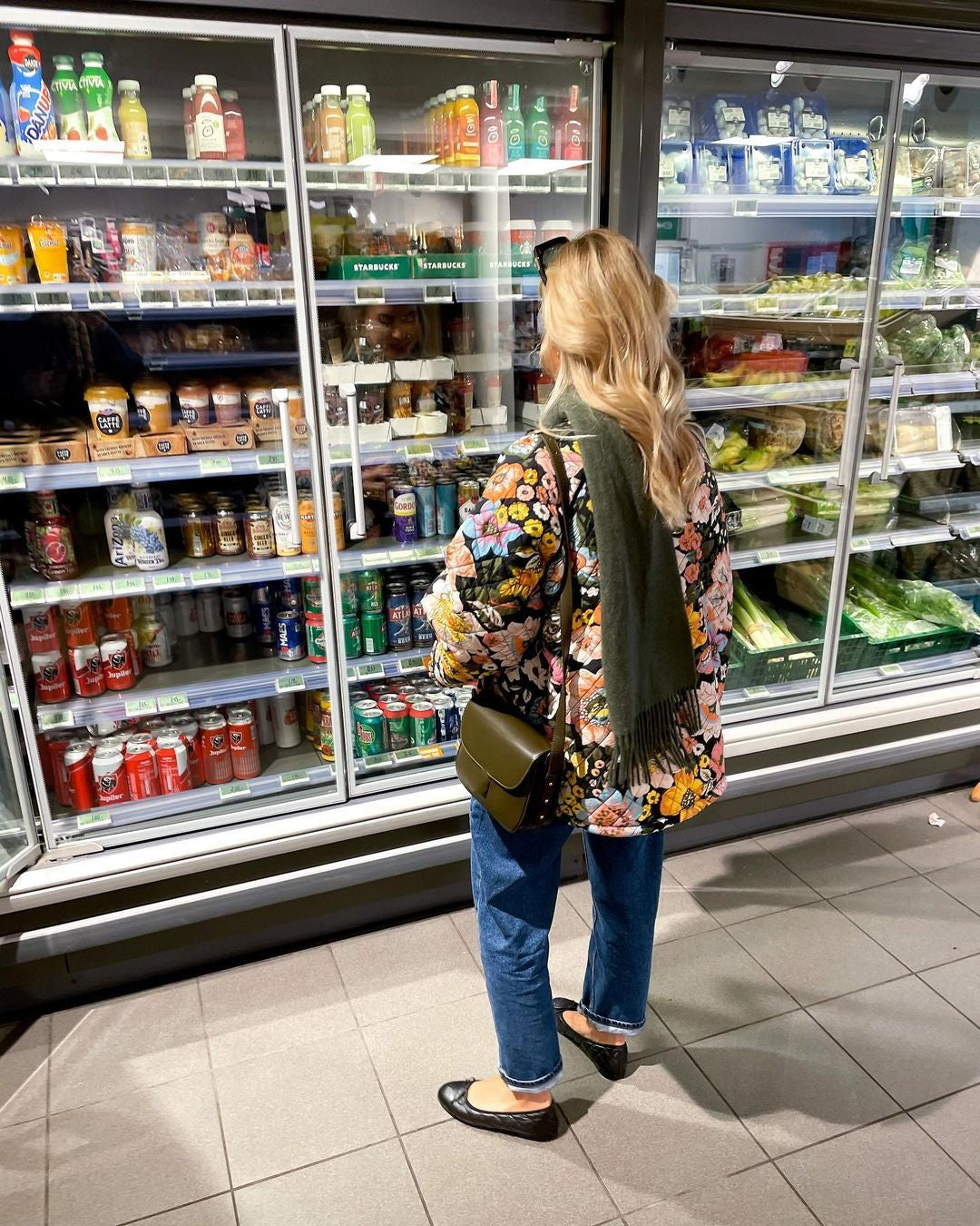 Agnes | Damska kurtka pikowana oversize z kwiatowym wzorem