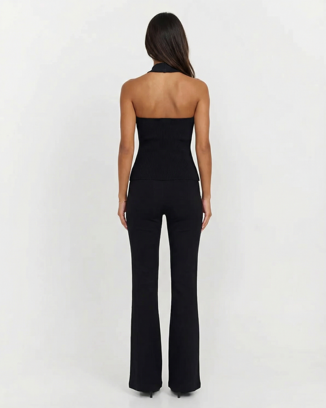 Cody | Czarny komplet damski co-ord z halter neck, elegancki i nowoczesny
