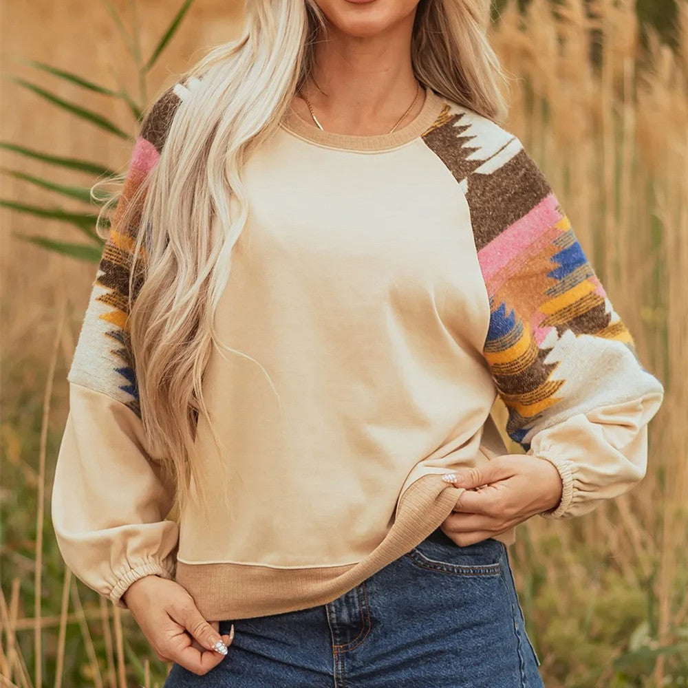Glynis – kolorowy, modny sweter damski z rękawami w azteckie wzory