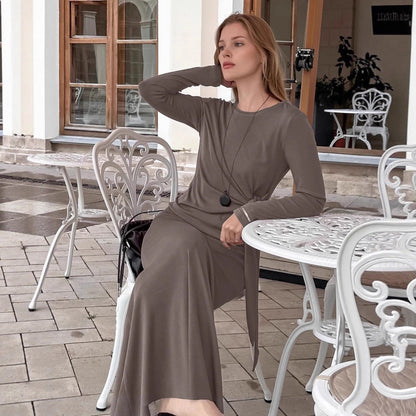Destiny – elegancki dwuczęściowy zestaw damski w stylu retro, składający się z bluzki i długiej spódnicy