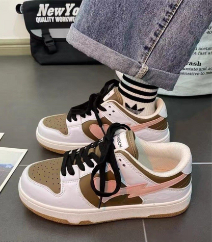 Mabel | damskie sneakersy niskie z kontrastowymi detalami i sznurowaniem