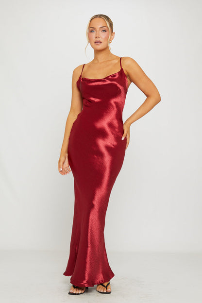 Aurora | Burgundowa satynowa sukienka maxi