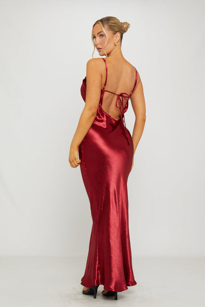 Aurora | Burgundowa satynowa sukienka maxi