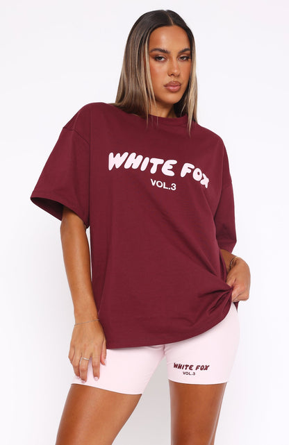 Rosalie | Damski t-shirt oversize czerwony velvet wygodny streetwear