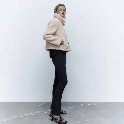 Peggy – Elegancka, modna, krótka kurtka damska typu teddy