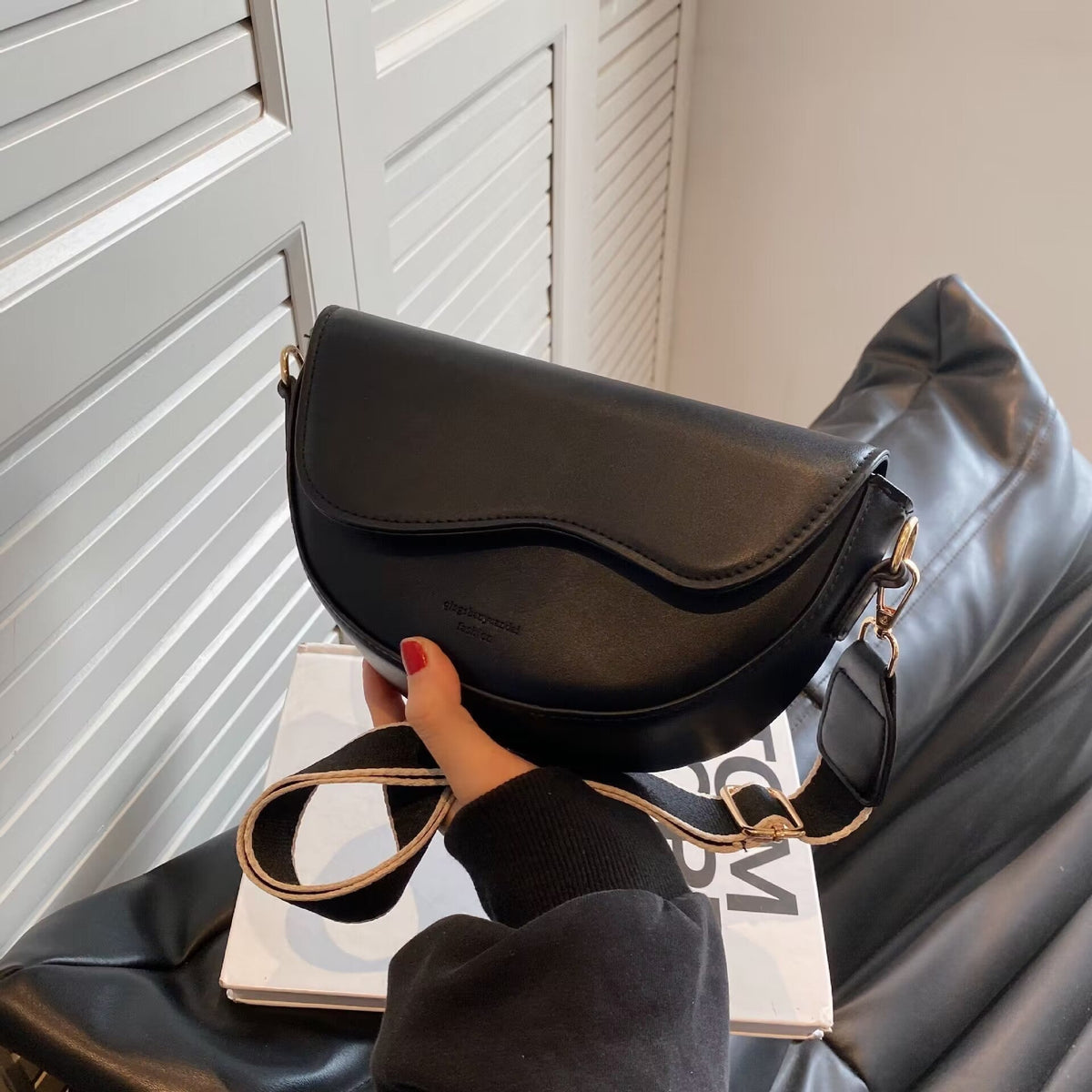 Gwendolyn | Damska torebka crossbody z wegańskiej skóry