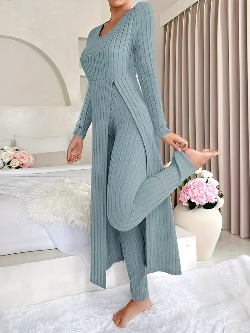 Elara - Stylowy komplet z delikatnie prążkowanym wzorem dla kobiet