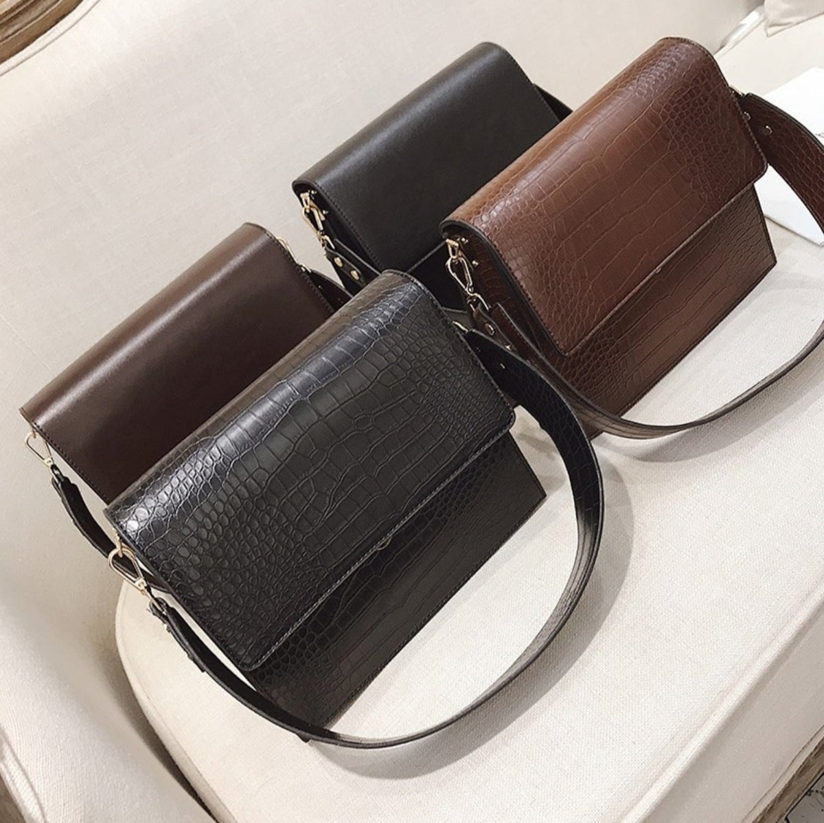 Carlene | Mała damska torebka crossbody ze skóry ekologicznej tłoczonej