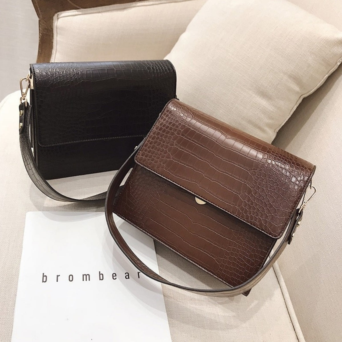 Carlene | Mała damska torebka crossbody ze skóry ekologicznej tłoczonej