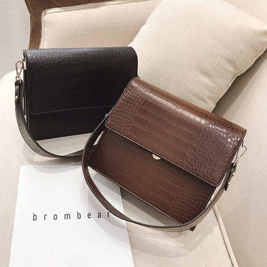 Carlene | Mała damska torebka crossbody ze skóry ekologicznej tłoczonej