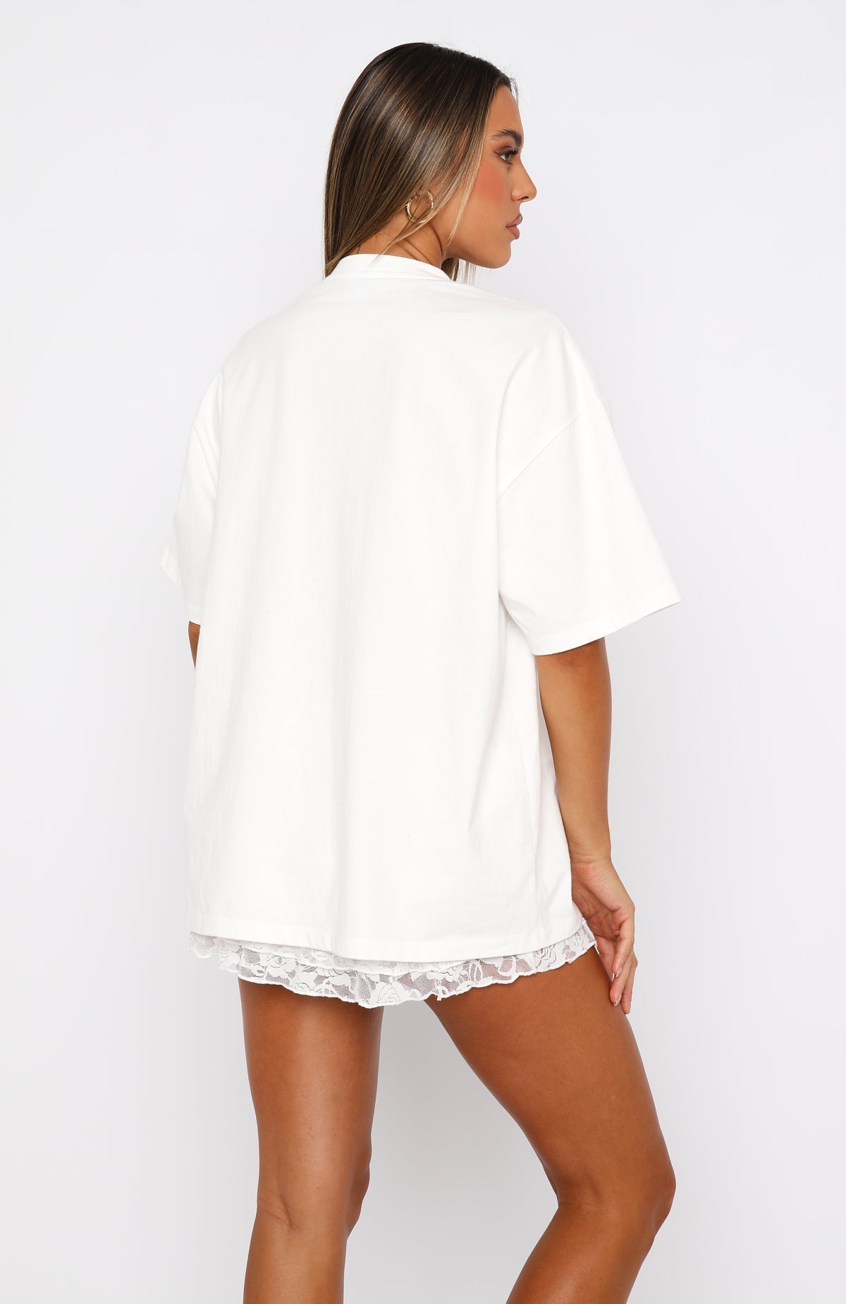 Perry | Damski t-shirt oversize biało-różowy z napisem wygodny