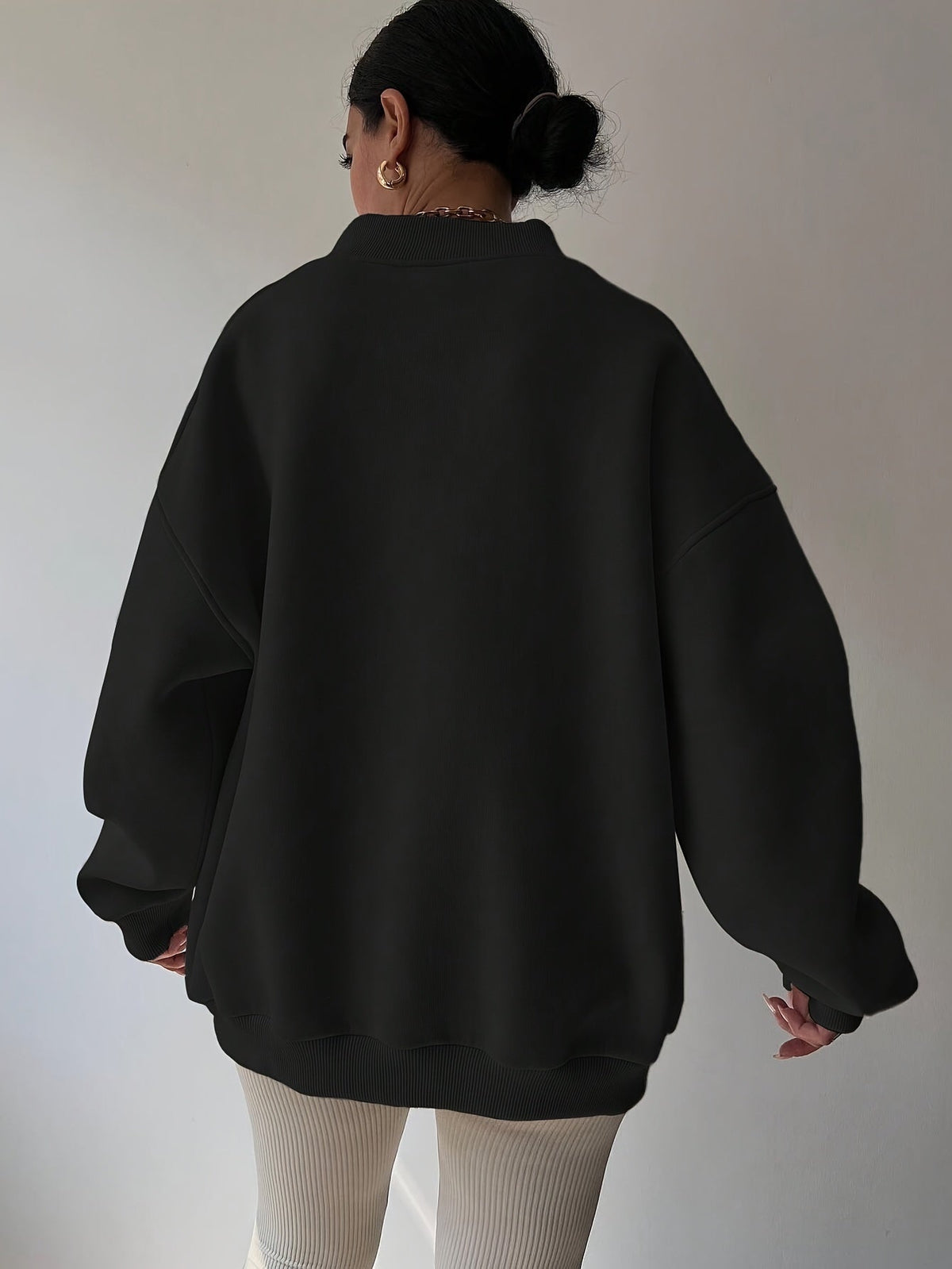 Lunara - Damska Oversize Bluza z Dekoltem V