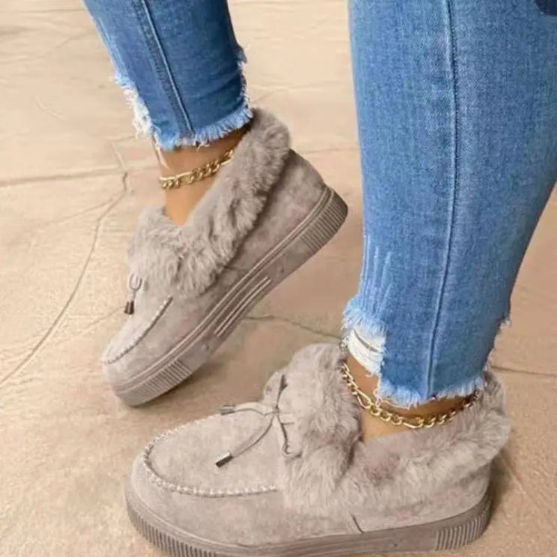 Natalia - buty z okrągłym noskiem, ozdobną frędzelką i wsuwanym fasonem