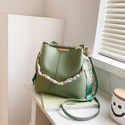 Danielle | Damska letnia torebka crossbody z łańcuszkiem, modna wszechstronna