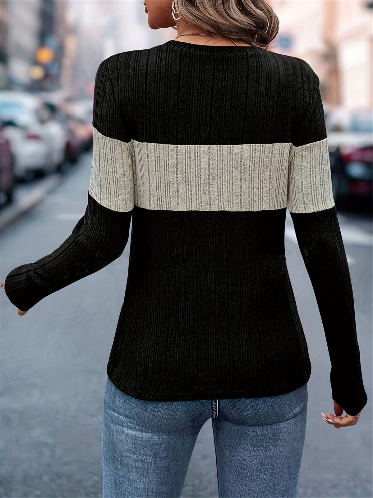 Lunessa - Damski Sweter z Kontrastowymi Paskami