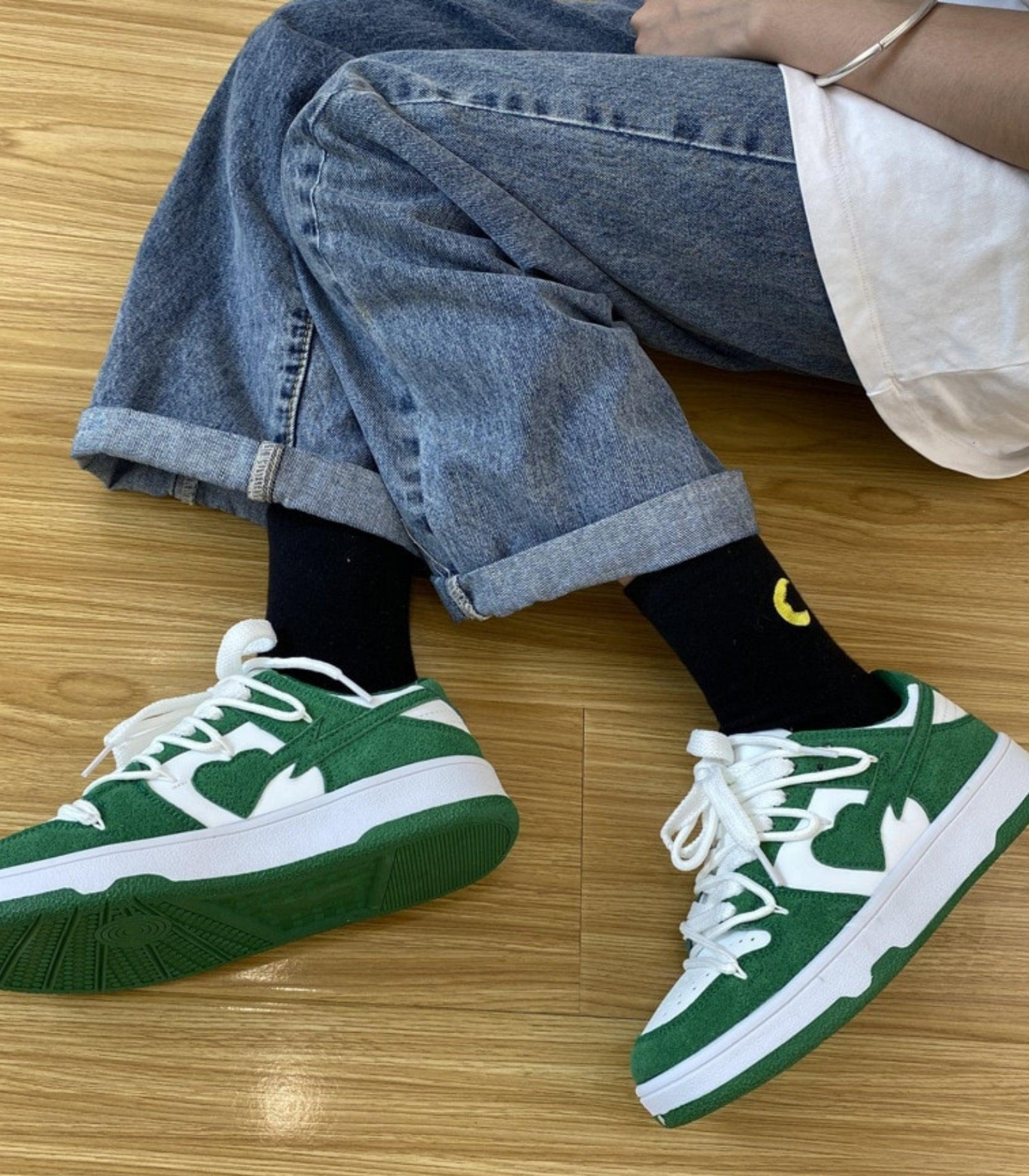 Mabel | damskie sneakersy niskie z kontrastowymi detalami i sznurowaniem