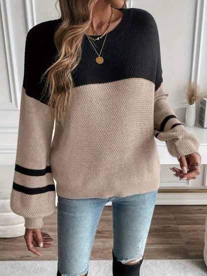 Carlena – damski sweter z dzianiny z kolorowymi wstawkami