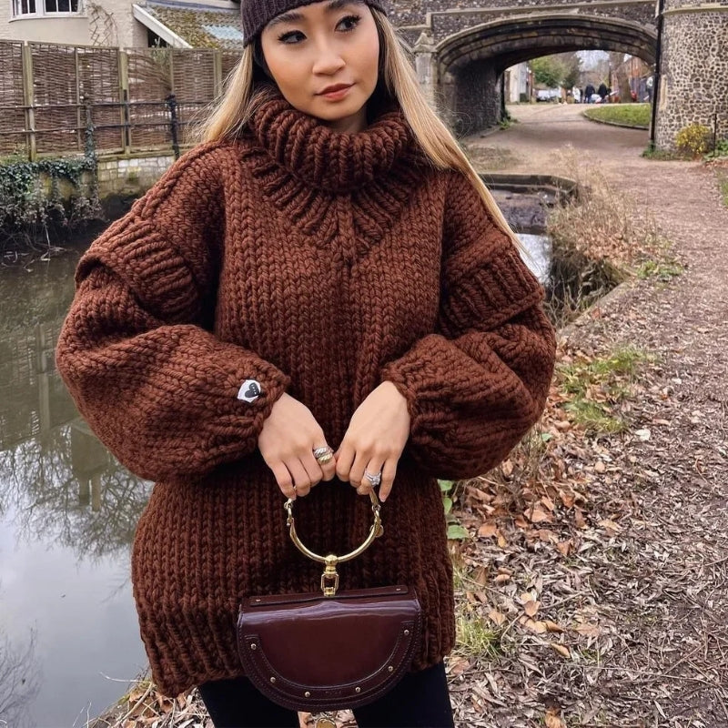 Tamara - Oversized sweter z długim rękawem, golfem i prążkowanymi detalami
