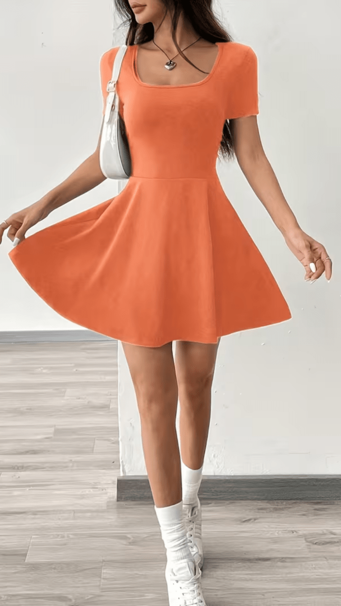 Brianna | Damska sukienka mini rozkloszowana dopasowana