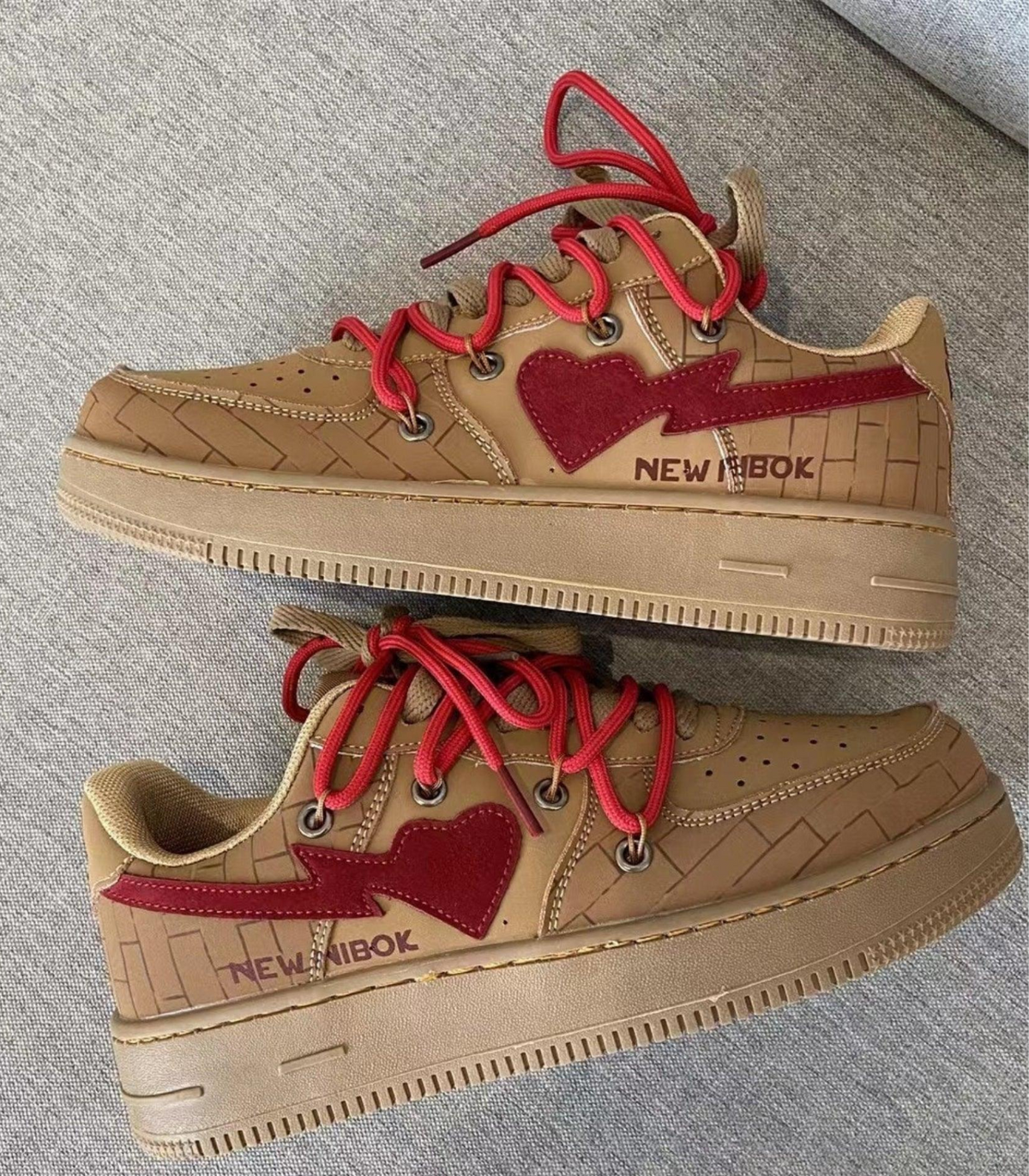 Mabel | damskie sneakersy niskie z kontrastowymi detalami i sznurowaniem