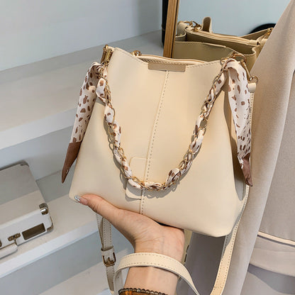 Danielle | Damska letnia torebka crossbody z łańcuszkiem, modna wszechstronna