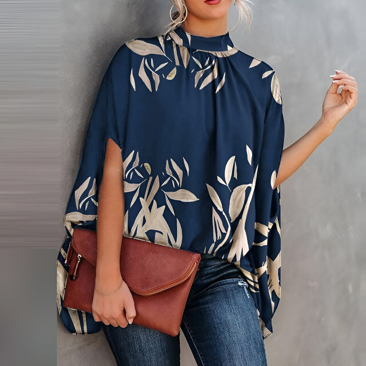 Madge | elegancka bluzka damska z artystycznym wzorem, casualowa i stylowa