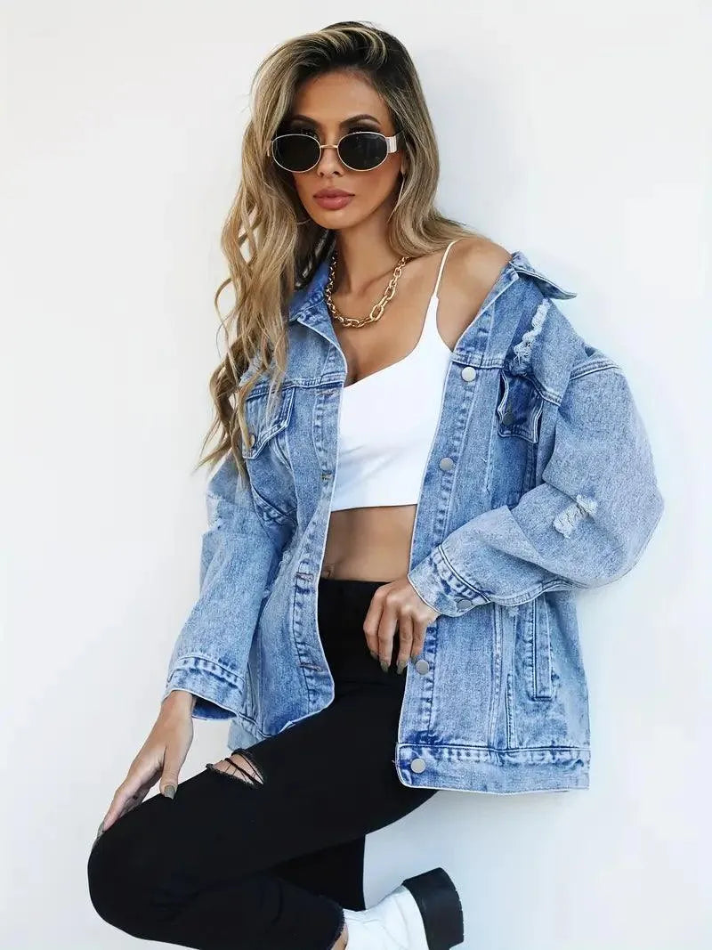 Megan | Damska oversize kurtka jeansowa z przetarciami, modny i casualowy fason