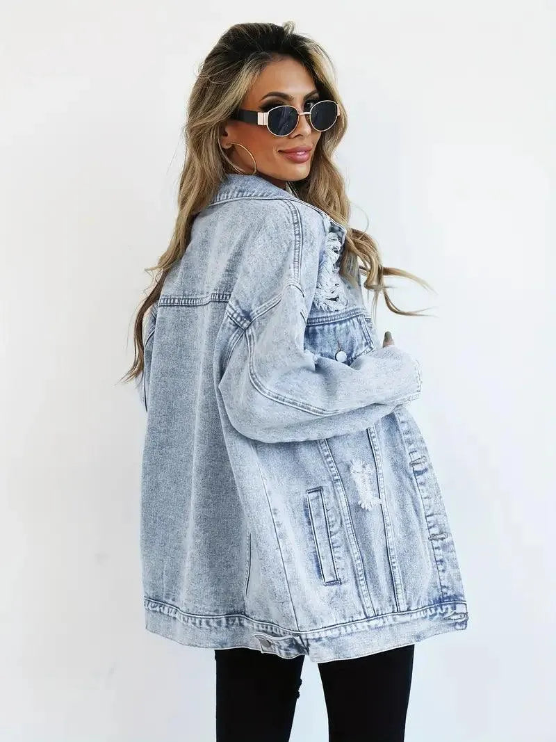 Megan | Damska oversize kurtka jeansowa z przetarciami, modny i casualowy fason