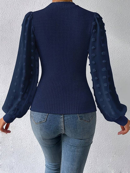 Paula – damski sweter z falbanami i rękawami z bufkami w groszki