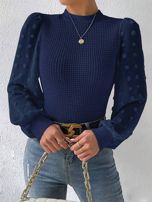 Paula – damski sweter z falbanami i rękawami z bufkami w groszki