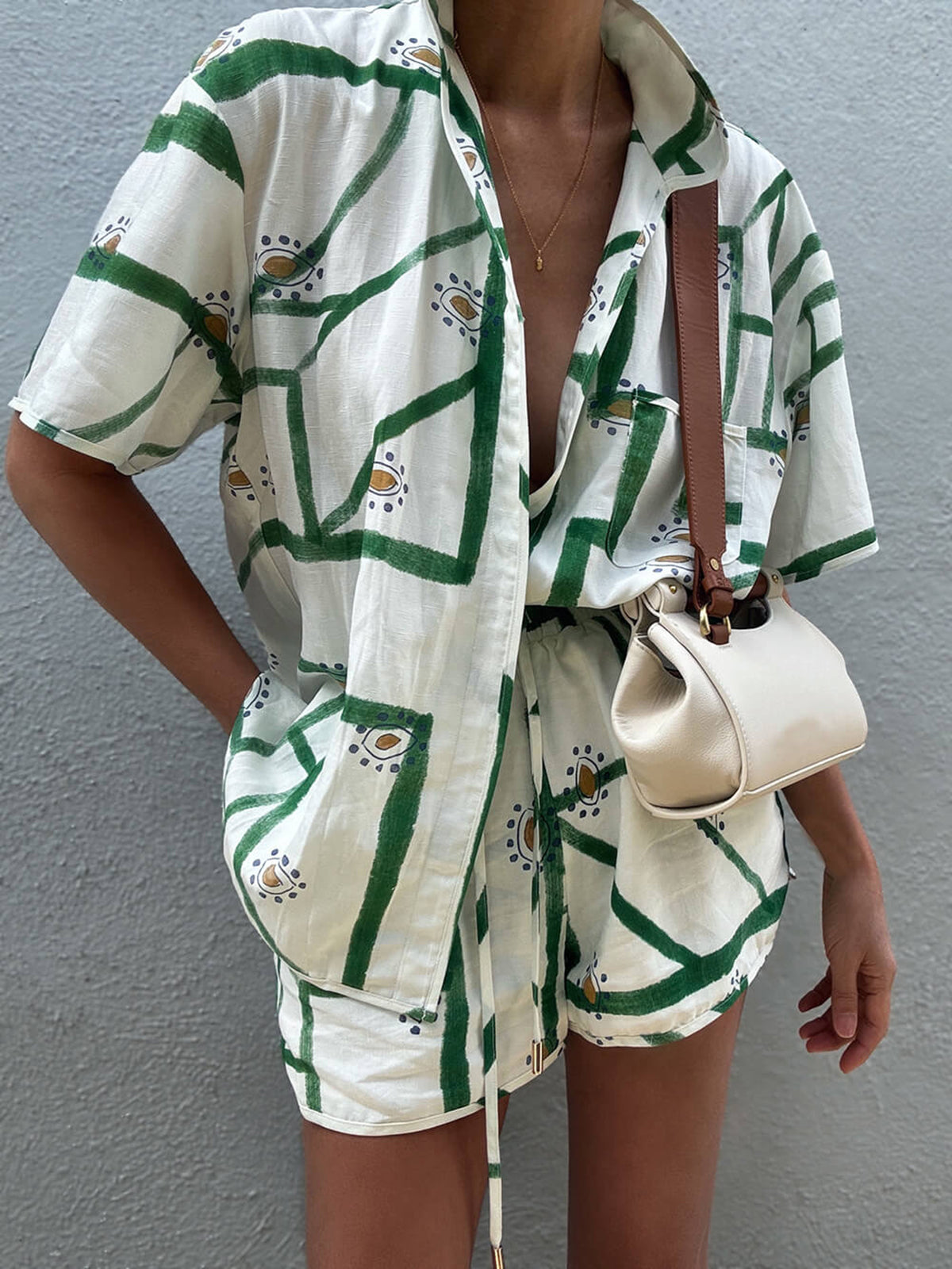 Karlie | Komplet damski z szortami w print, regulacja na troczek, casualowy fason