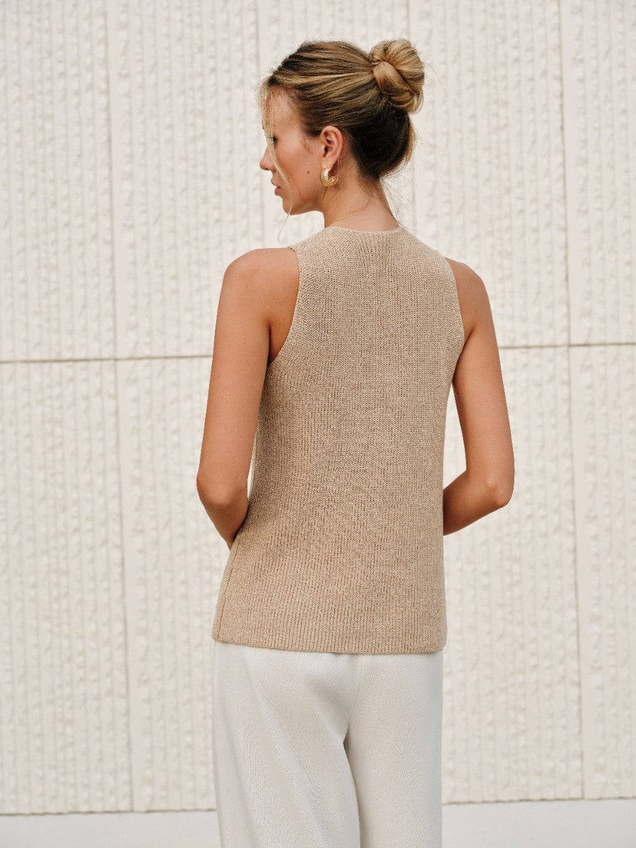 Becca | Top damski typu halter z krzyżowanym kołnierzem, dopasowany fason