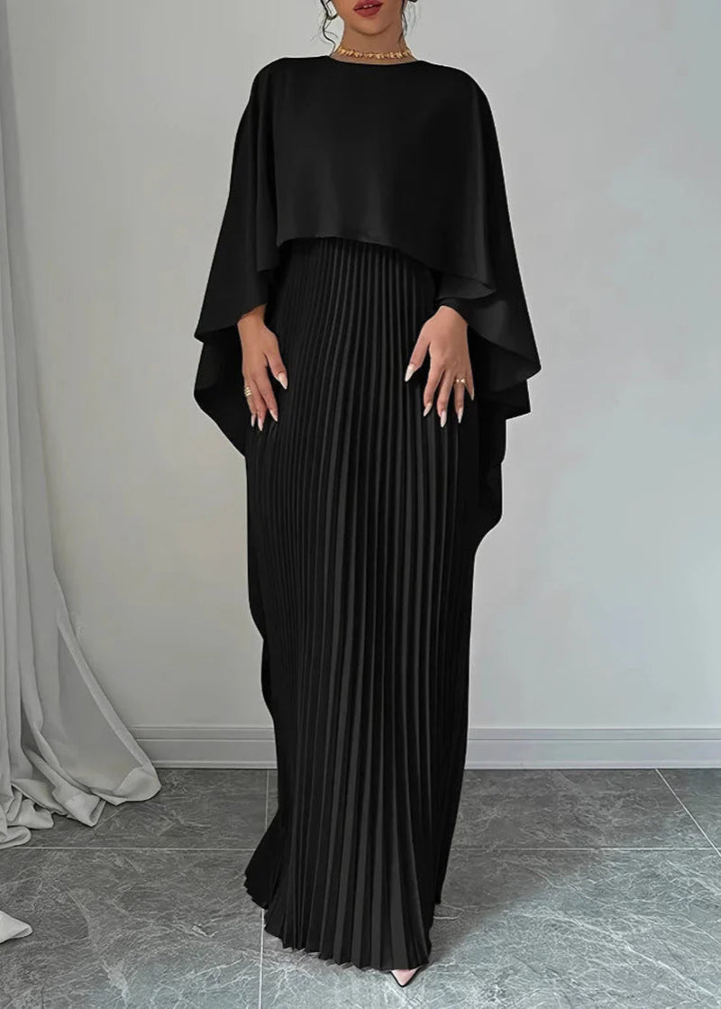 Anna | Elegancka plisowana sukienka maxi z peleryną i drapowanym krojem