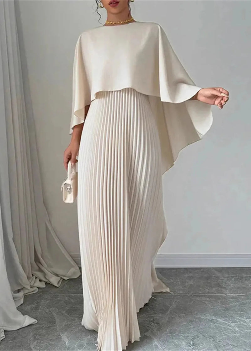 Anna | Elegancka plisowana sukienka maxi z peleryną i drapowanym krojem