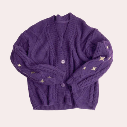 Jagoda - Dzianinowy sweter damski z truskawkowymi detalami
