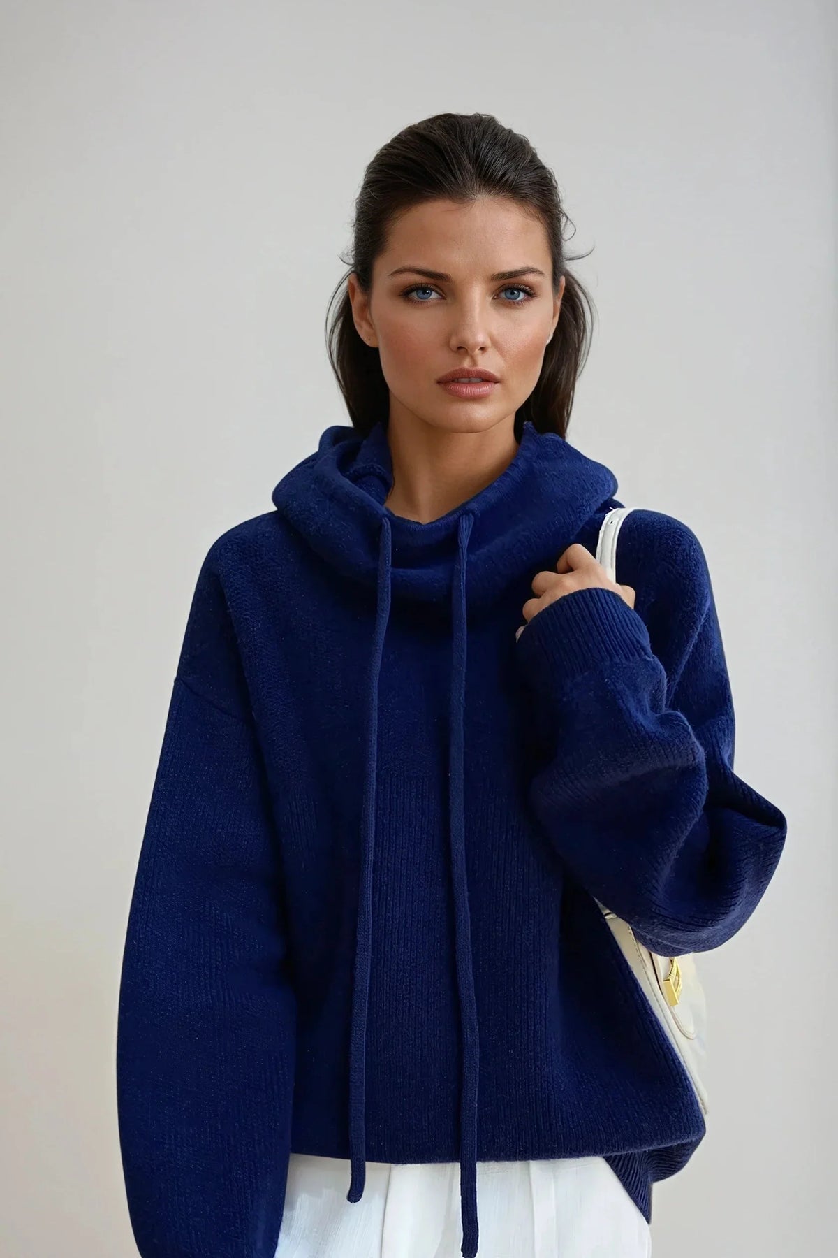Olivia | Dzianinowy sweter oversize z kapturem