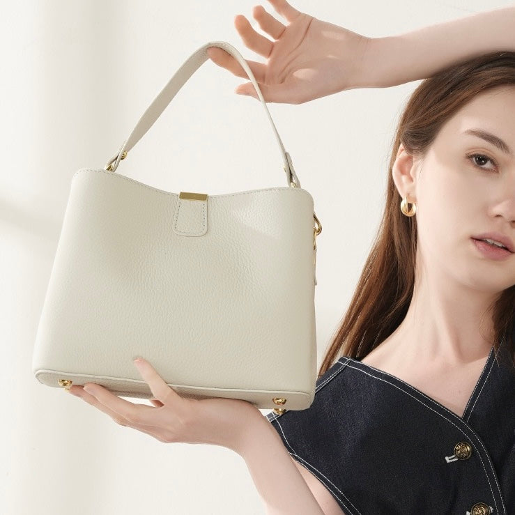 Agatha | Klasyczna skórzana damska torebka typu bucket