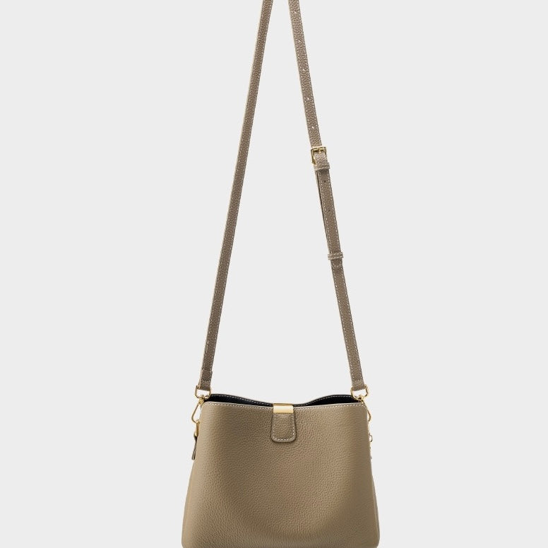 Agatha | Klasyczna skórzana damska torebka typu bucket