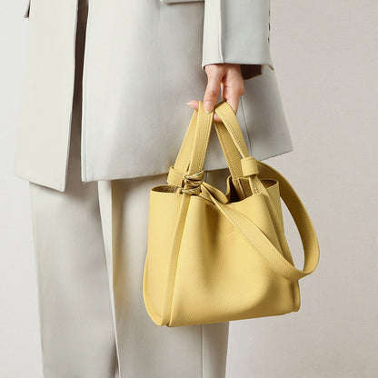 Laura | Skórzana damska torebka mini typu bucket crossbody