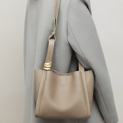 Laura | Skórzana damska torebka mini typu bucket crossbody