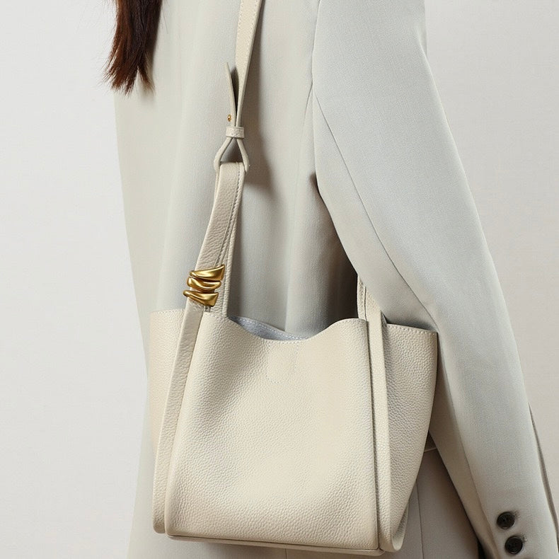 Laura | Skórzana damska torebka mini typu bucket crossbody
