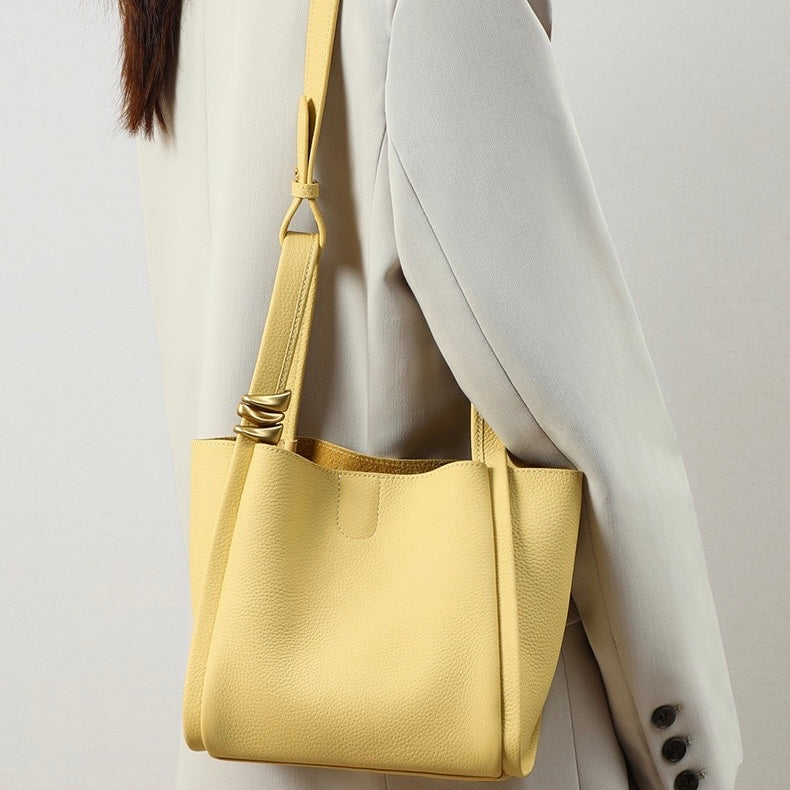 Laura | Skórzana damska torebka mini typu bucket crossbody