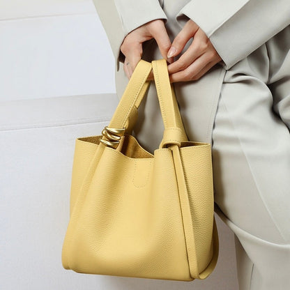 Laura | Skórzana damska torebka mini typu bucket crossbody