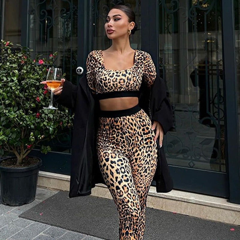 Lauretta | dopasowany damski kombinezon z rozkloszowanymi nogawkami