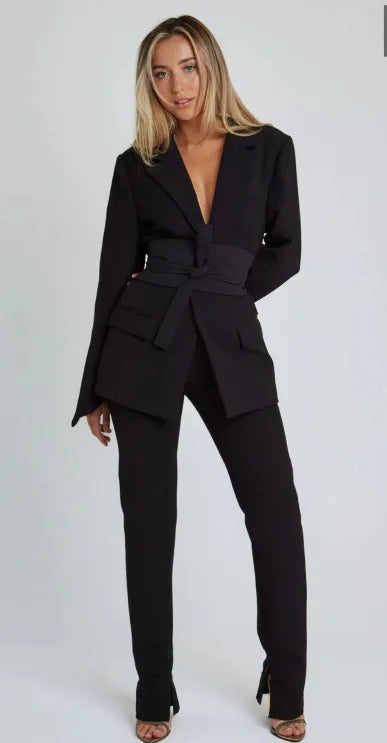 Ivy | Elegancka damska marynarka z paskiem