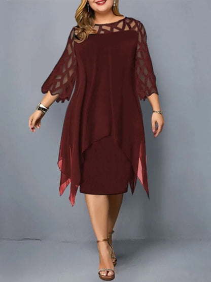 Hattie - Elegancka sukienka plus size z szyfonową warstwą i ażurowymi rękawami