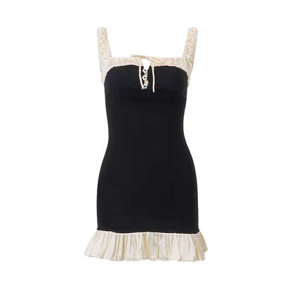 Zerelle - Elegancka Sukienka Mini z Plisowanymi Detalami