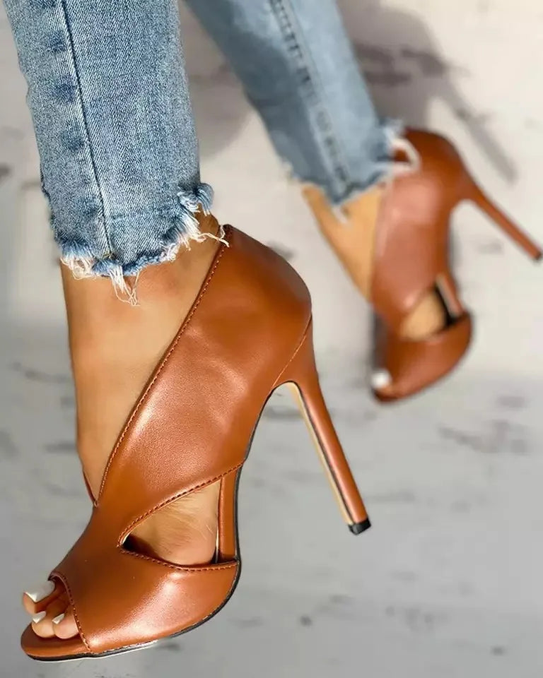 Evadne - Eleganckie buty na szpilce z wycięciami