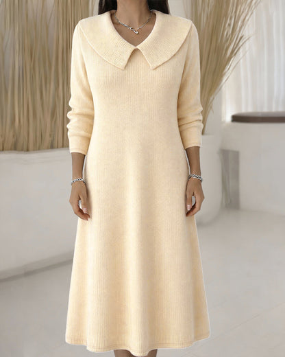 Imogen | Miejska damska sukienka dzianinowa z kołnierzykiem i prążkowaną strukturą
